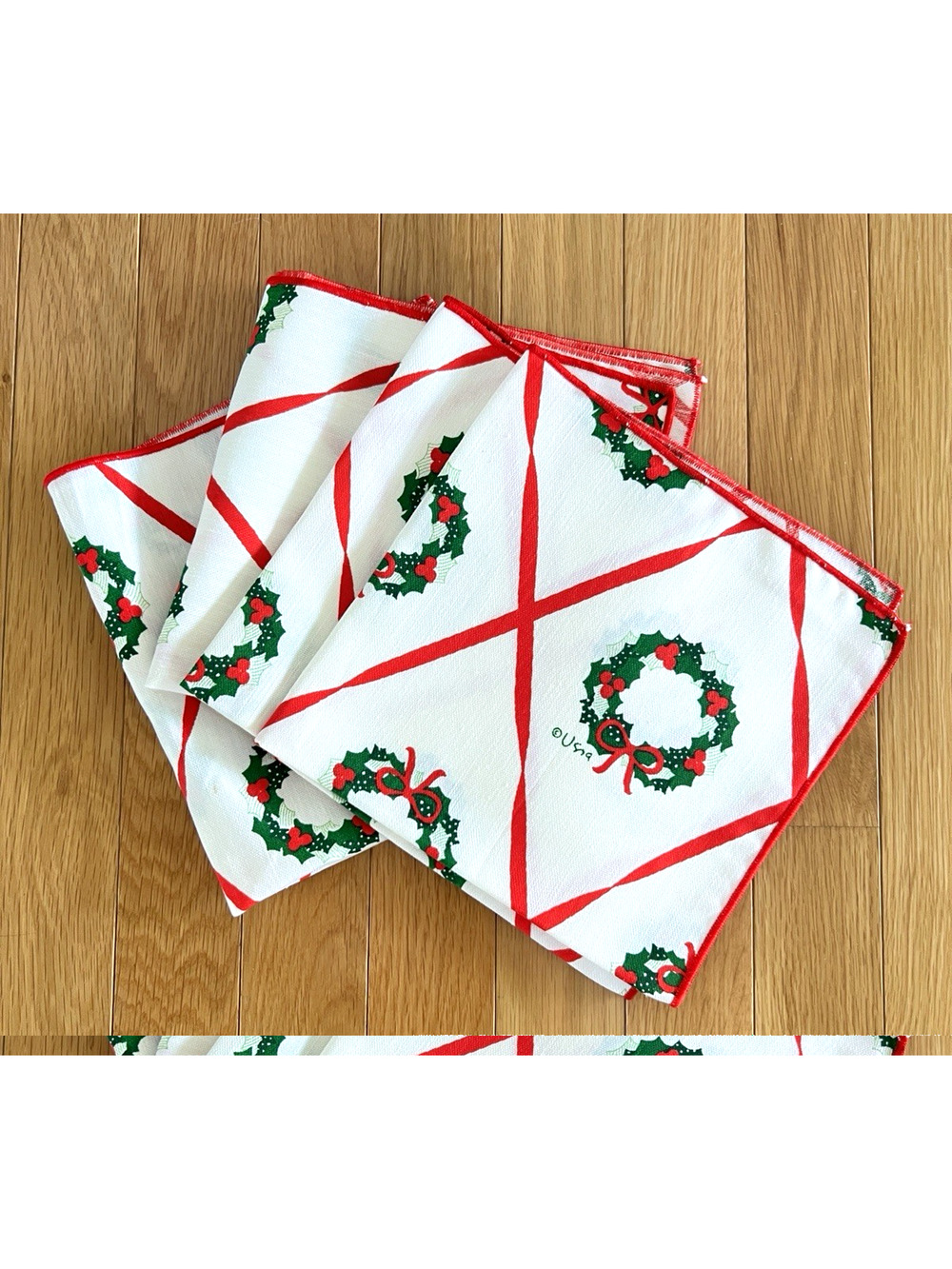 Vera Neumann 100% Cotton Set of 4 Napkins Christmas Wreath Signed NEW